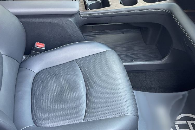 Used Toyota Granvia 2024 2.5L Hybrid Prestige PLUS Four-Wheel Drive Version
