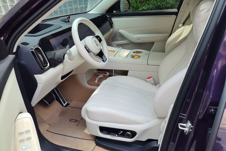 Used Hima AITO M8 2025 Model, Pure Electric Max+ Five-Seat All-Wheel-Drive Version Left Front Seat