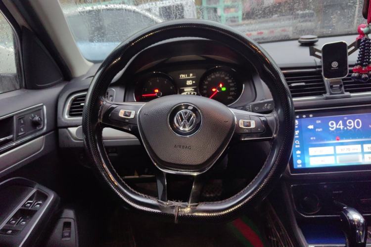 Used Volkswagen Lavida 2017 1.6L Automatic Comfort Edition
