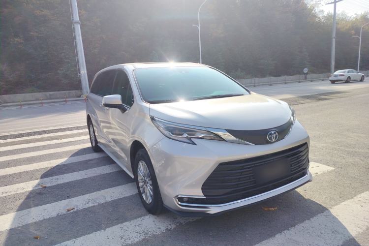 Used Toyota Sienna 2021 2.5L Hybrid Comfort Edition
