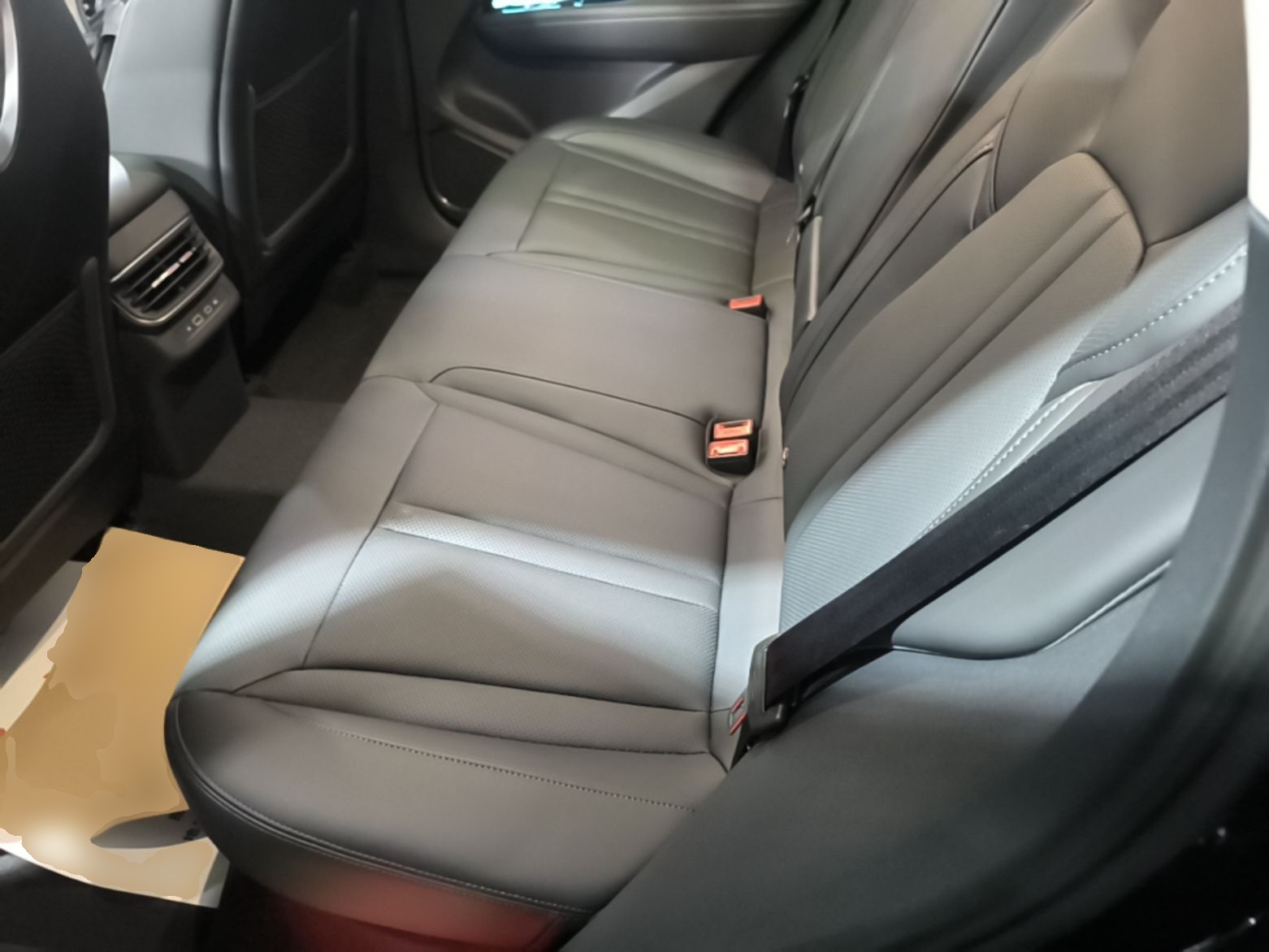 Hongqi HS3 PHEV 2024 PHEV 115km Jingwei Edition — снимка 20