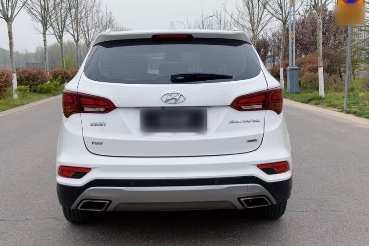 Used Hyundai Santa Fe 2017 2.0T Automatic All-Wheel Drive Smart 7-Seater
