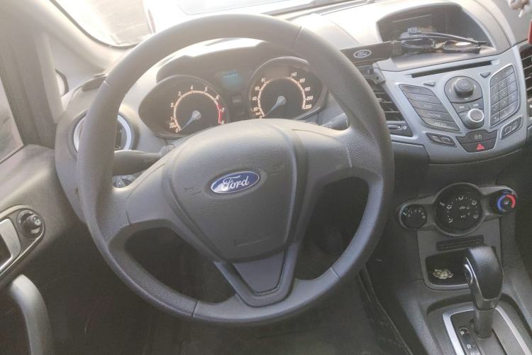 Used Ford Fiesta 2013 Hatchback 1.5L Automatic Fashion Edition
