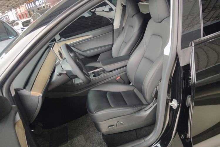 Used Tesla Model Y 2022 Rear-Wheel-Drive Version
