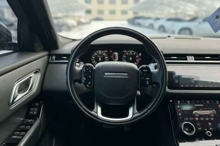 Used Land Rover Range Velar 2017 P380 R-DYNAMIC SE Interior 2