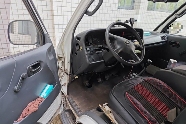 Used Jinbei Hiace 2014 2.0L Fifth-Generation Xiangyun Comfort Type 1 4G20C Driver Seat