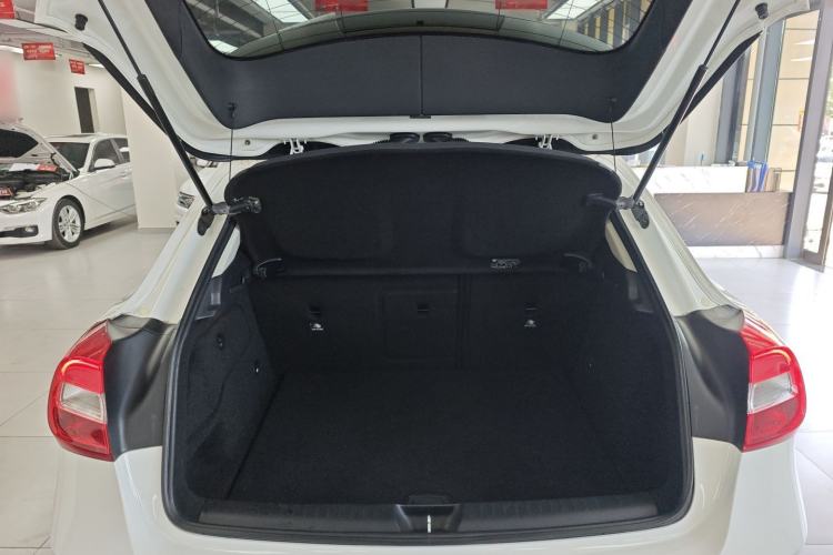 Used Mercedes-Benz GLA 2016 GLA 200 Sport Edition Trunk