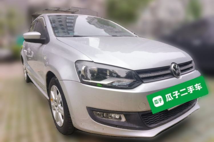 Used Volkswagen Polo 2013 1.4L Automatic Comfort Edition Front Right 45 Deg