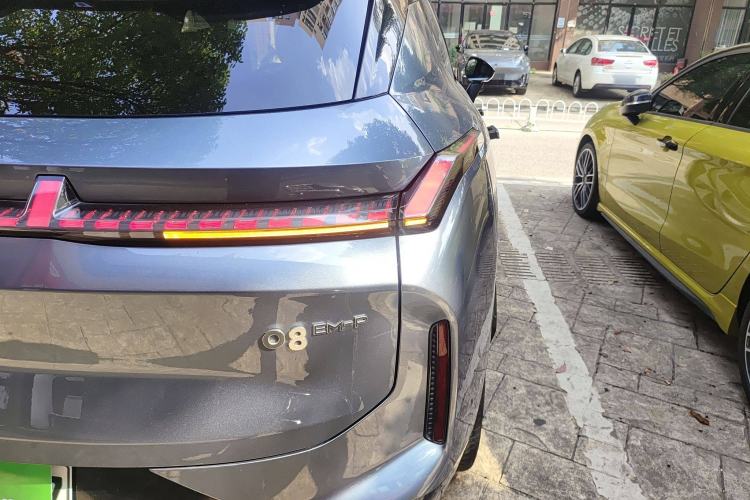 Used Lynk & Co 08 EM-P 2025 220 km All-Wheel-Drive Performance Halo
