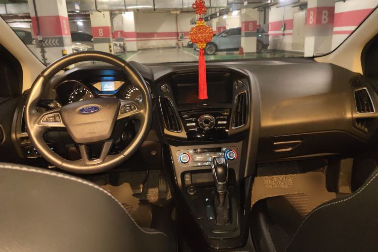 Used Ford Focus 2015 Hatchback 1.6L Automatic Fashion Edition