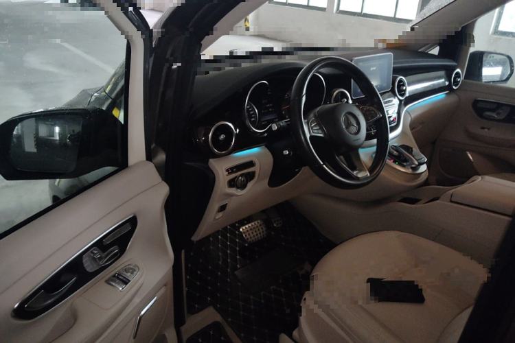 Used Mercedes-Benz V-Class 2017 V 260 L Prestige Extended Edition Driver Seat