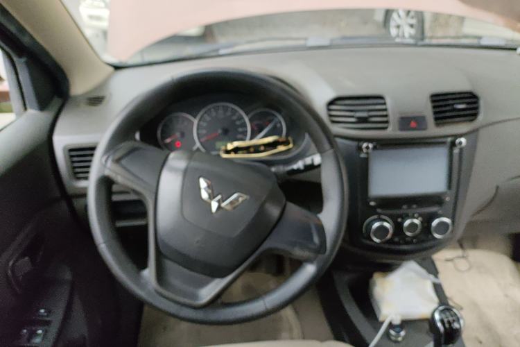 Used Wuling Hongguang 2015 1.2L S Base Model China IV
