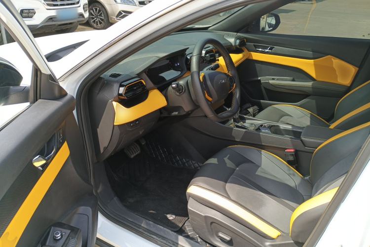 Used Dongfeng Aeolus Yixuan 2023 Mach Edition 1.5T Automatic Pursuit Rider Version Left Front Seat