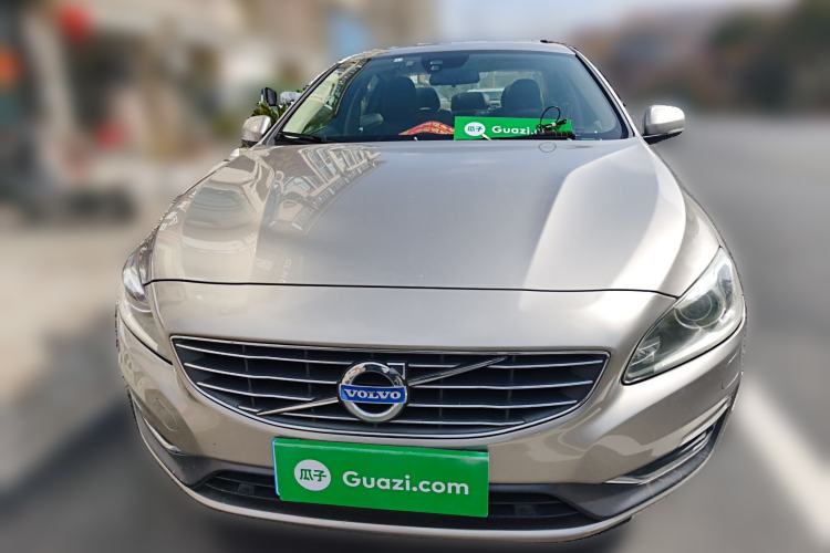 Used Volvo S60 2014 S60L 2.0T Zhiyuan Edition
