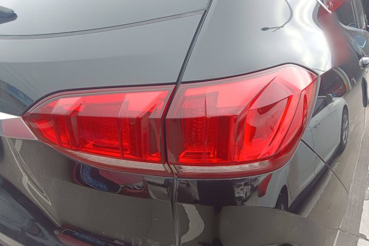 Used Wey VV6 2019 2.0T Two-Wheel-Drive Ultra-Luxury Version China VI Standard
