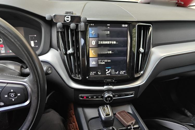 Used Volvo XC60 2019 T5 4x4 Smart Edition China VI Standard Audio And AC Panel