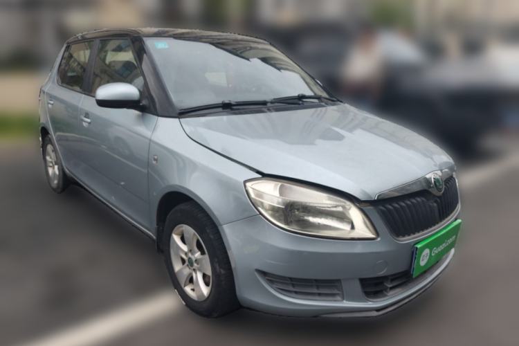 Used Skoda Fabia 2012 1.4L Automatic Crystal Edition Front Right 45 Deg