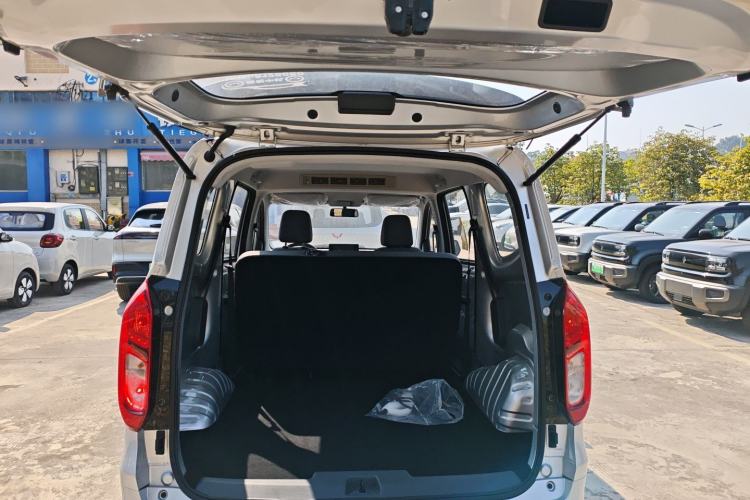 Used Wuling Hongguang New Energy 2025 Extended-Range Hybrid 50 km Standard Version
