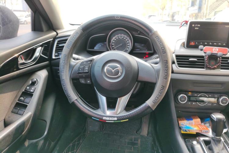 Used Mazda 3 Axela 2016 Sedan 1.5L Automatic Luxury Model
