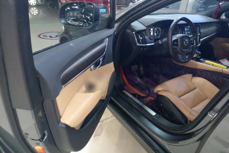 Used Volvo V90 2017 Cross Country T5 AWD Smart Range Edition