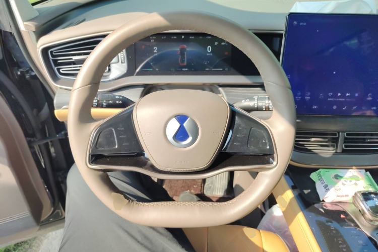 Used Denza D9 2022 DM-i 970 Four-Wheel Drive Flagship Model Steering Wheel