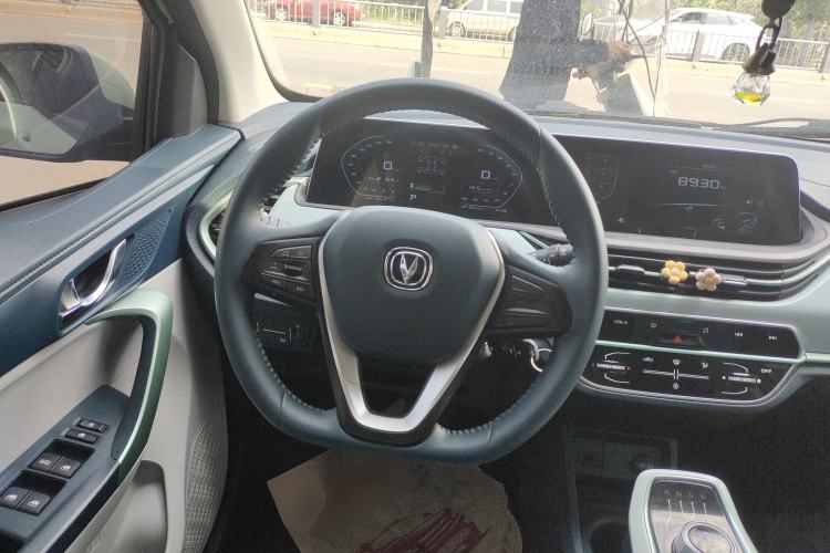Used CHANGAN Benni E-Star 2022 Qingxin Edition Colorful Model Lithium Iron Phosphate Steering Wheel