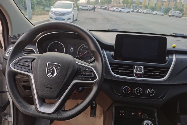 Used Baojun 730 2019 1.5L Manual Fashion Model 7-seater National V
