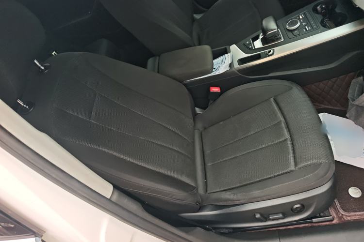 Used Audi A4L 2018 30th Anniversary Edition 40 TFSI Trendy Model Right Front Seat