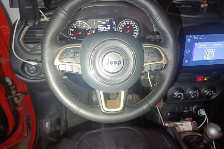 Used Jeep Renegade 2017 180T Manual Kinetic Edition Steering Wheel