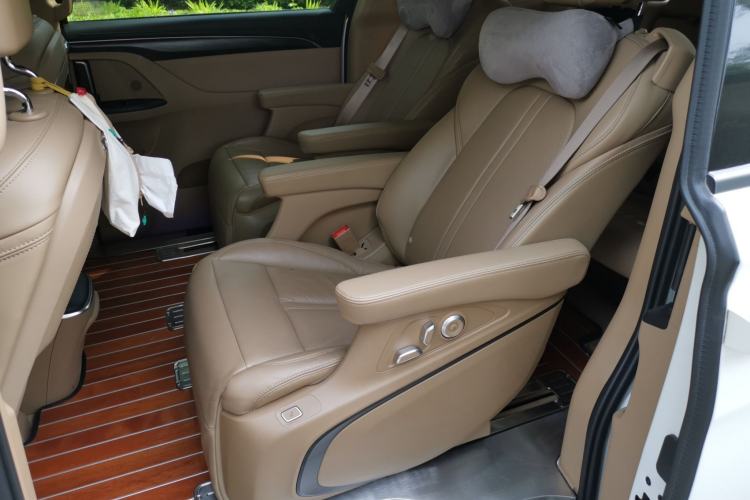 Used Buick GL8 2020 ES Land Cruiser 653T Flagship Model Left Rear Seat