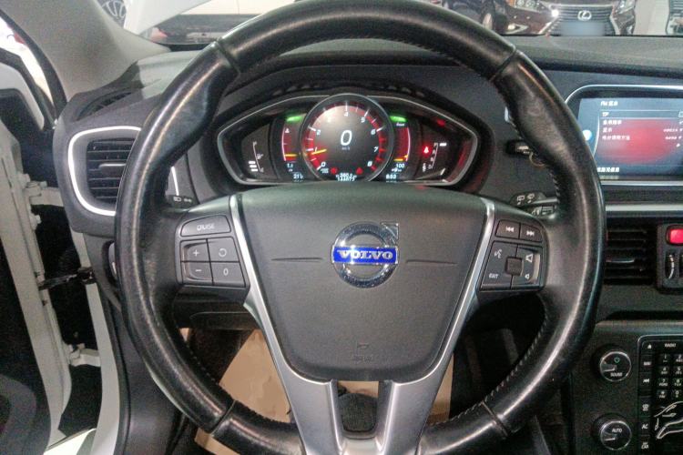 Used Volvo V40 2015 1.6T Zhiyi Edition