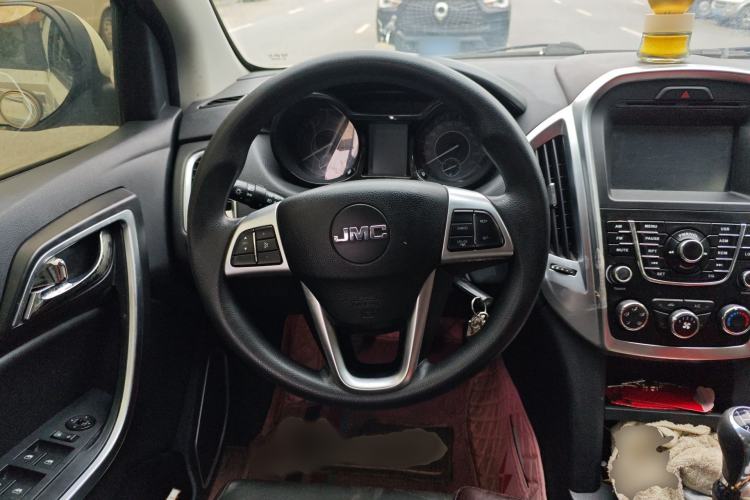 Used JMC Yuhu 5 2018 2.4T Classic Edition Diesel Manual 4x4 Luxury Shield Version with Extended Wheelbase