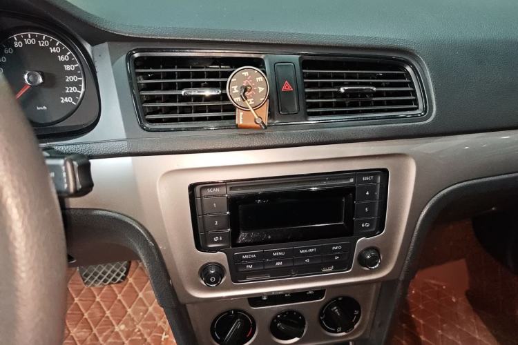 Used Volkswagen Lavida 2013 Revised Classic 1.6L Automatic Fashion Edition
