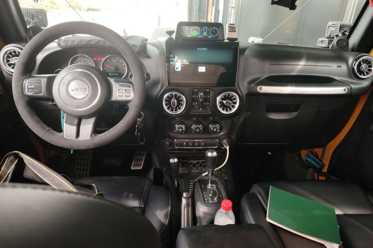 Used Jeep Wrangler 2014 3.0L Sahara Four-Door Edition
