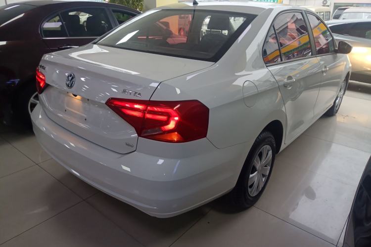 Used Volkswagen Jetta 2017 1.5L Manual Fashion Edition
