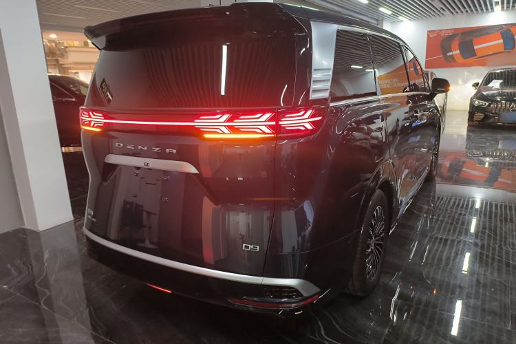 Used Denza D9 2022 DM-i 970 Four-Wheel Drive Flagship Model
