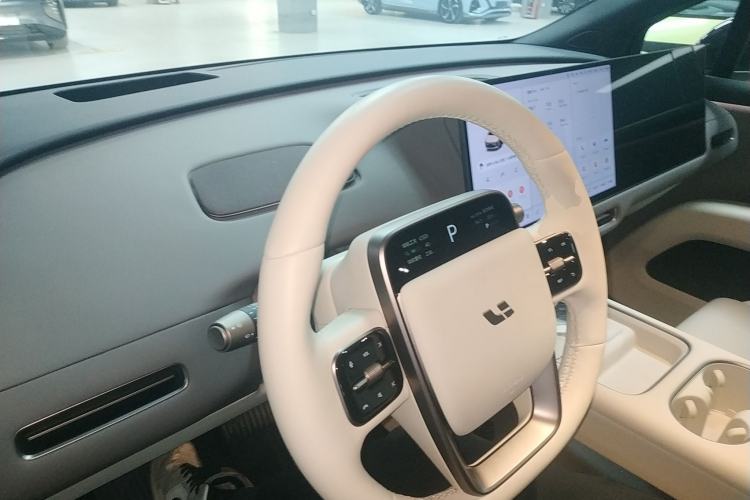 Used Li Auto Li Auto i6 2025 Model Two-Wheel-Drive Standard Type