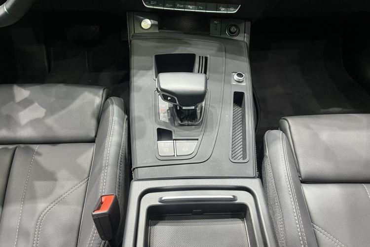 Used Audi Q5L 2022 40T Luxury Dynamic Model Gear Lever