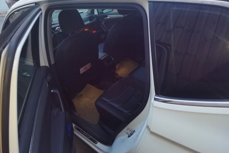 Used Volkswagen Tiguan L 2019 330TSI Automatic Two-Wheel Drive Smart Luxury Version China V Emission Standard