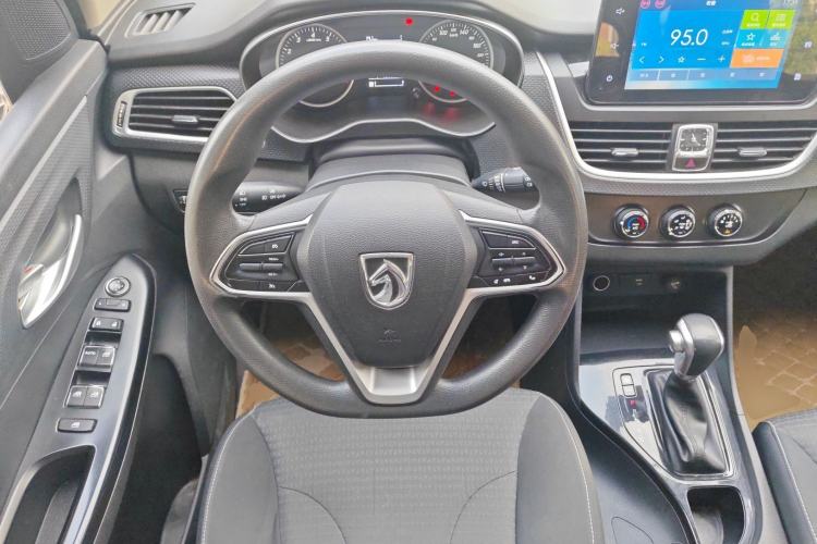 Used Baojun 730 2019 1.5T CVT Fashion Model 7 Seats China V Emission Standard Steering Wheel