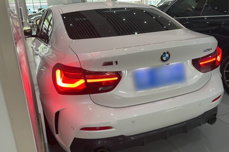 Used BMW 1 Series 2023 125i M Sport Night Edition Exterior 5