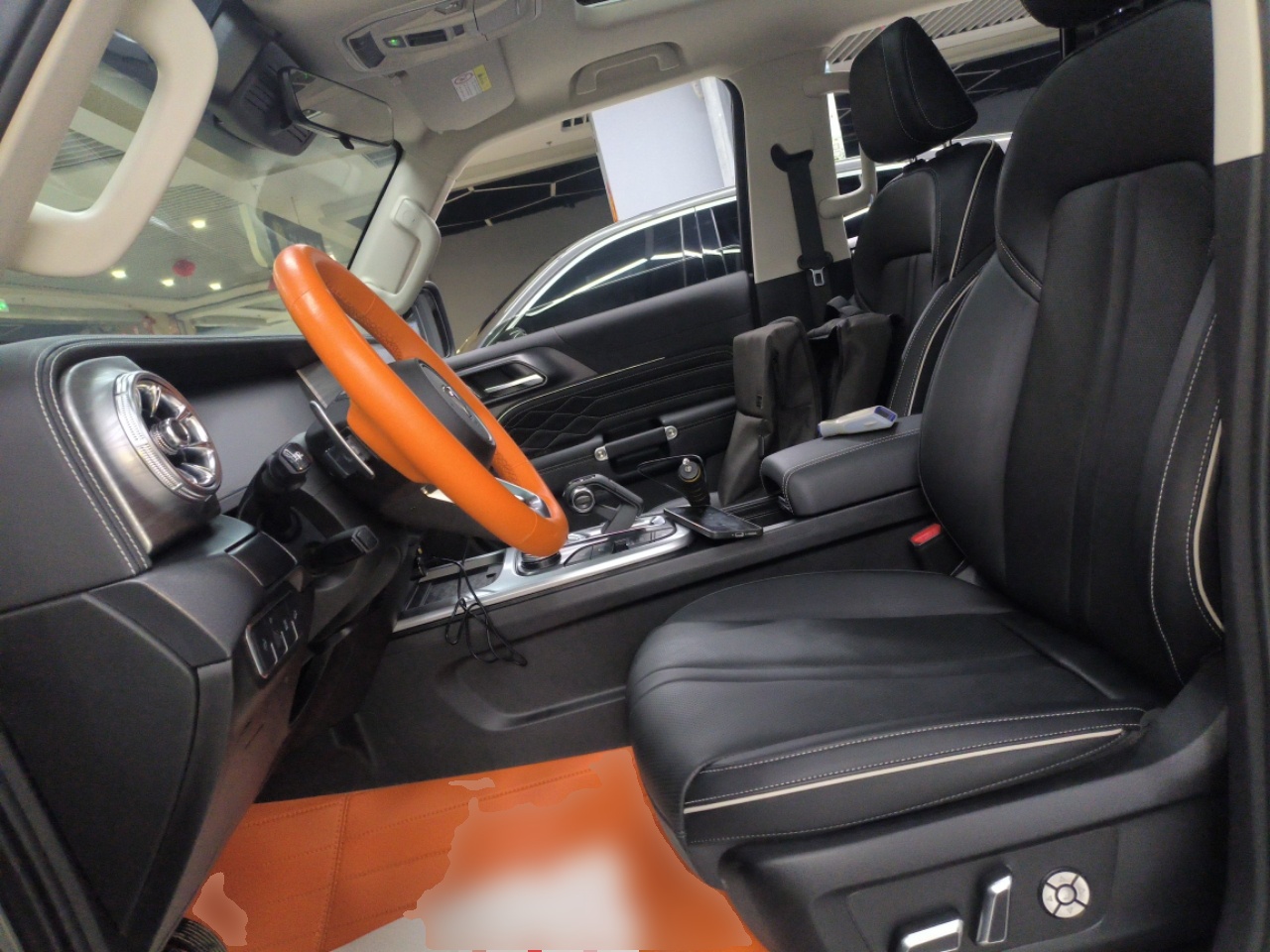 Переднее сиденье в автомобиле