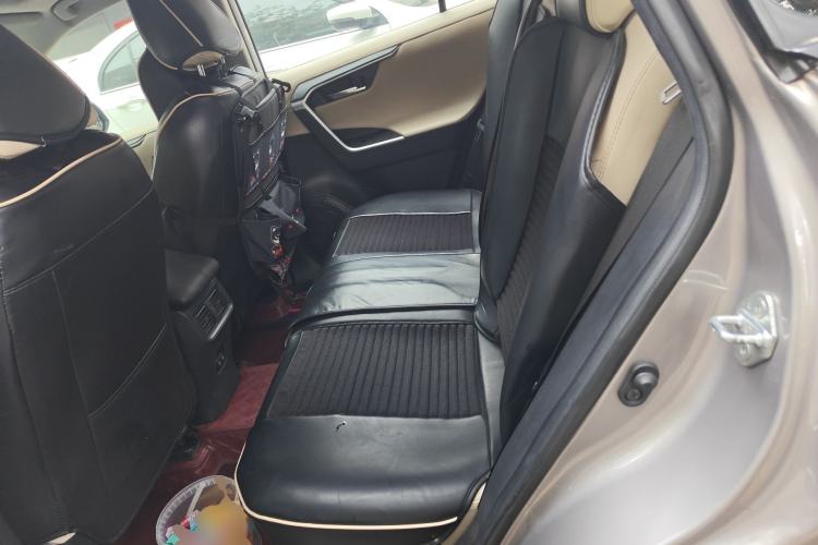 Used Toyota RAV4 2020 2.0L CVT Four-Wheel Drive Prestige Edition Left Rear Seat