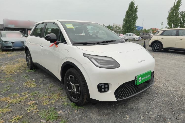 Used AION UT 2025 330 Starlight Edition Front Right 45 Deg