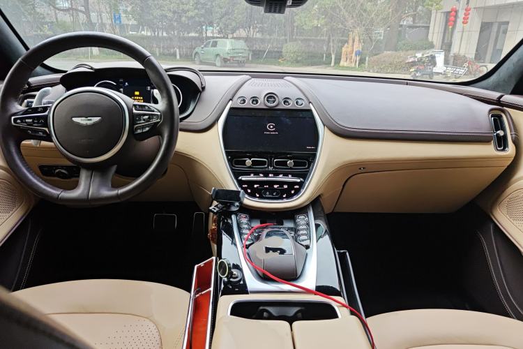 Used AstonMartin DBX 2022 3.0T STRAIGHT-SIX