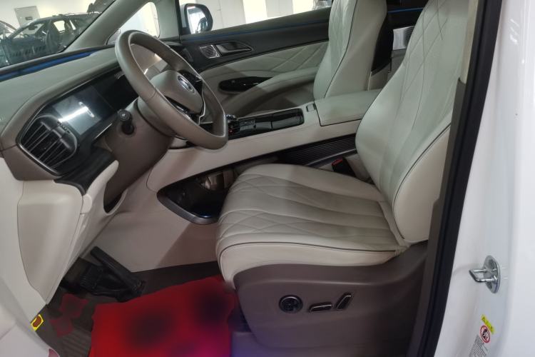 Used Denza D9 2022 DM-i 970 Four-Wheel Drive Flagship Model
