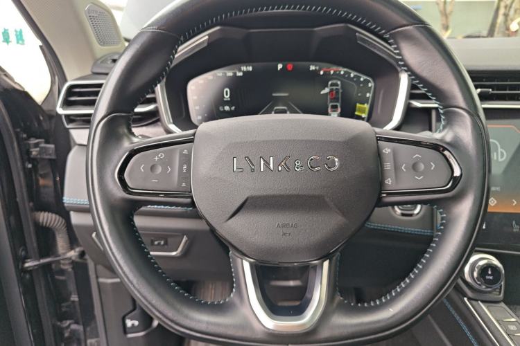 Used Lynk & Co 05 2020 2.0TD Two-Wheel Drive Shine Halo Steering Wheel