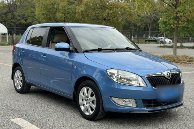 Used Skoda Fabia 2014 1.4L Automatic Crystal Edition
