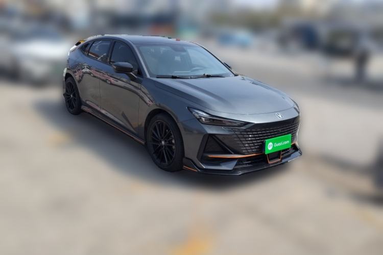 Used CHANGAN UNI-V 2022 1.5T Sport Edition Front Right 45 Deg