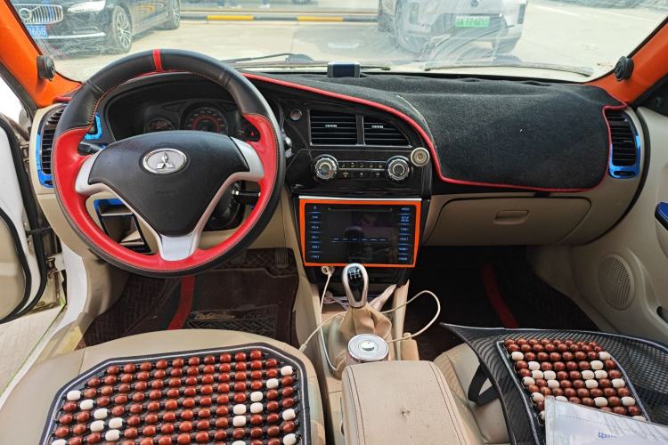 Used Soueast V3 Lingyue 2014 1.5L Manual Smart Edition Center Console